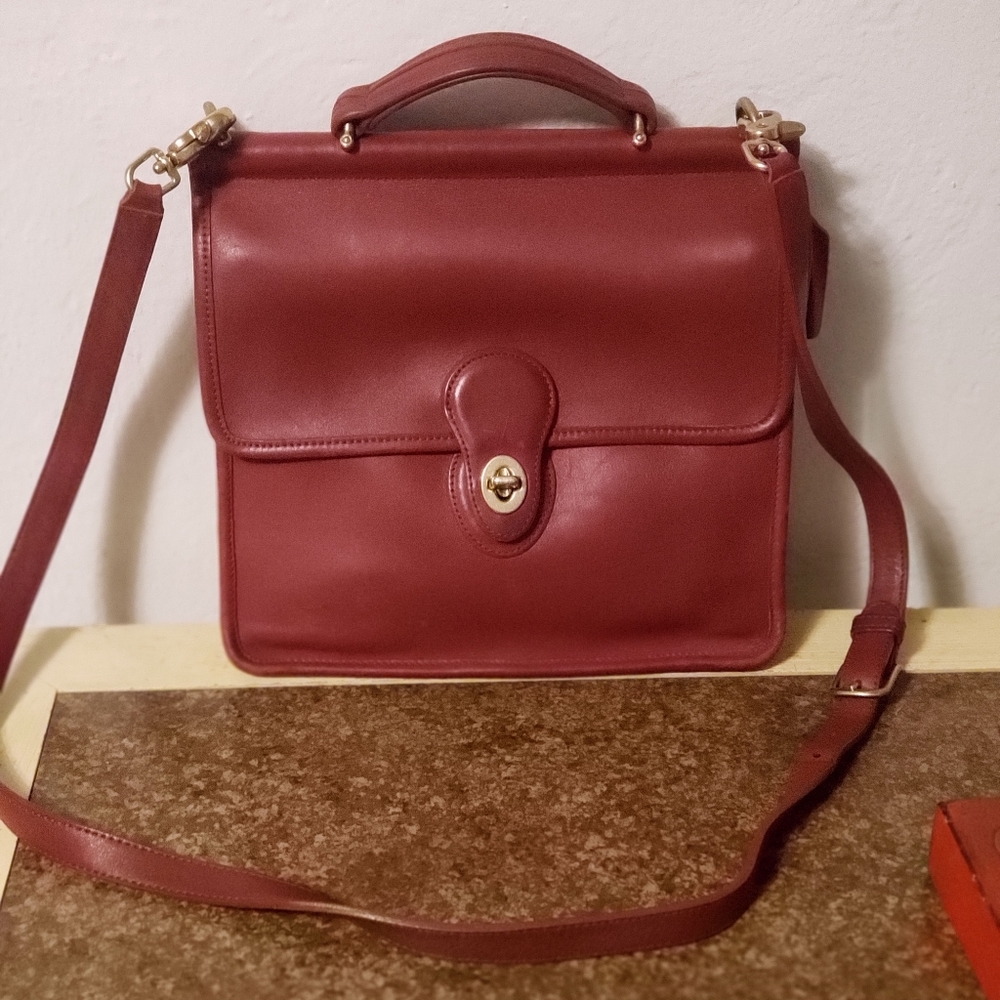 Vintage Classic Coach Willis Red Crossbody